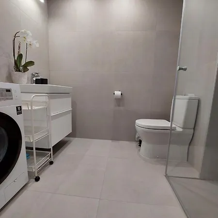 Rebase - Free Parking Apartment