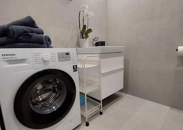 Rebase - Free Parking Apartment *